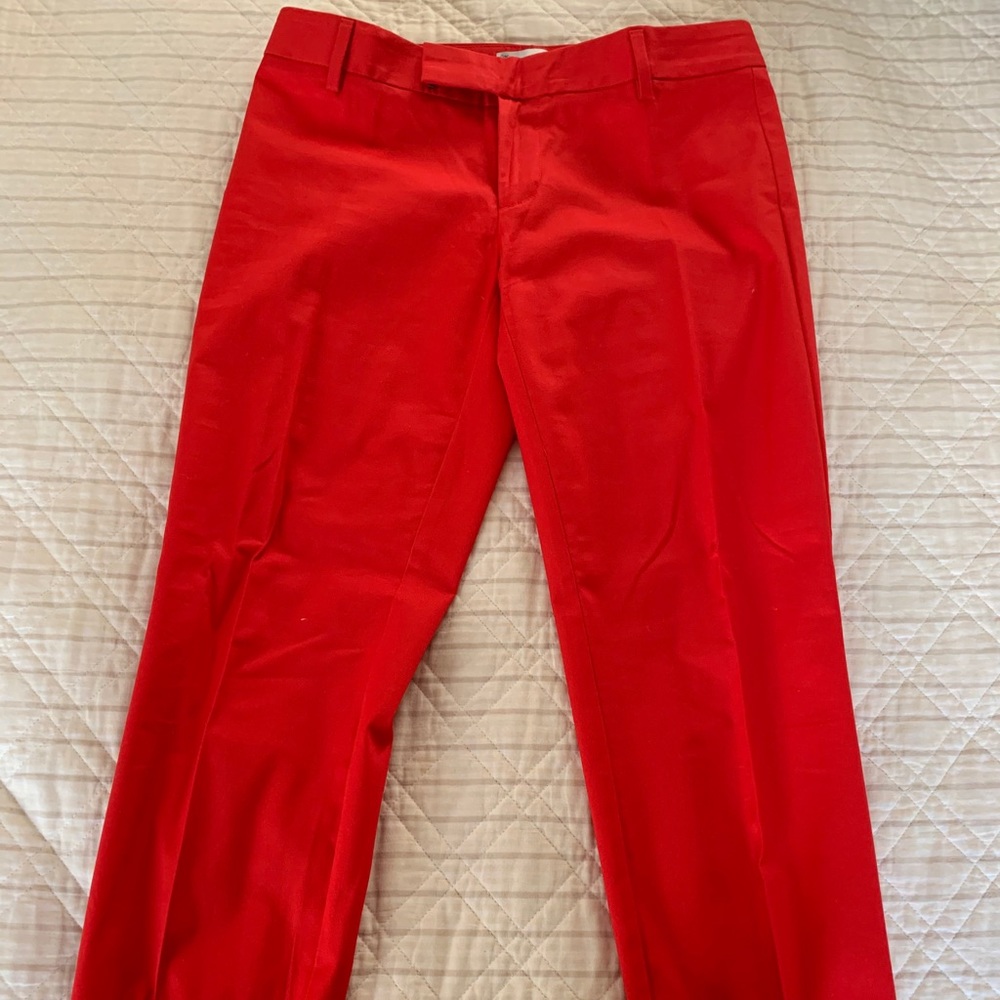 Cropped red pants